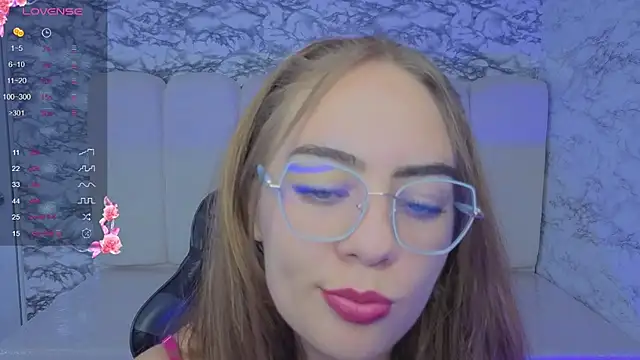 Luna Star v online show from 11.27.25