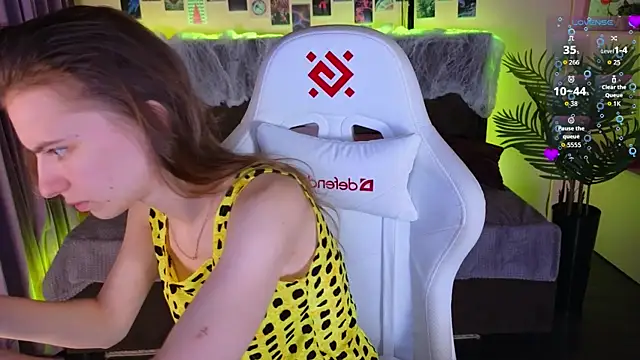 kaleriyaa  online show from 10.30.25