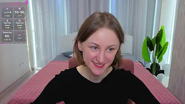 LuluChiiii online show from 11.17.25