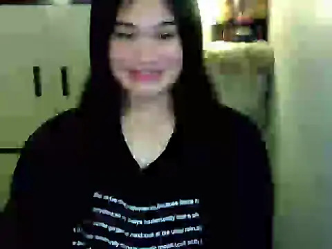 Snapshot of Annierose_ts chatting on 04.23.26 Annierose ts online show from 04.23.26