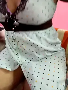 Snapshot of Ruhi-ki-Jaan chatting on 12.15.25 Ruhi-ki-Jaan online show from 12.15.25