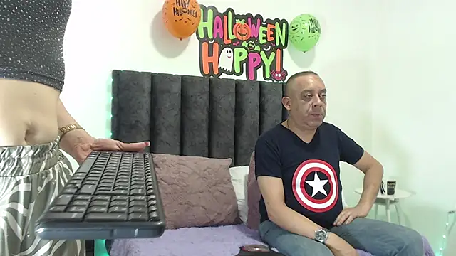 Snapshot of GabrielandAbigail chatting on 10.29.25 GabrielandAbigail online show from 10.29.25