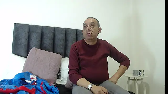 Snapshot of GabrielandAbigail chatting on 11.28.25 GabrielandAbigail online show from 11.28.25