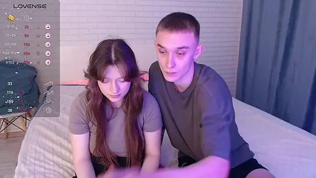 Snapshot of Blushing_couple chatting on 09.19.25 Blushing couple online show from 09.19.25