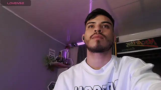 Snapshot of Bastian_MCcormick chatting on 01.12.26 Bastian MCcormick online show from 01.12.26