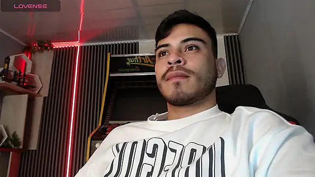 Snapshot of Bastian_MCcormick chatting on 02.04.26 Bastian MCcormick online show from 02.04.26