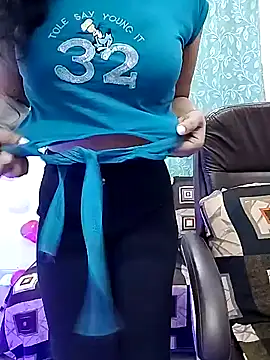 Snapshot of SEEMA_127 chatting on 12.15.25 SEEMA 127 online show from 12.15.25