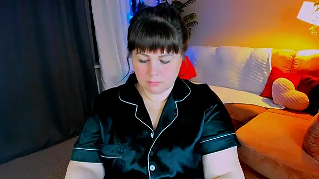 CrystaalStaar online show from 05.10.26