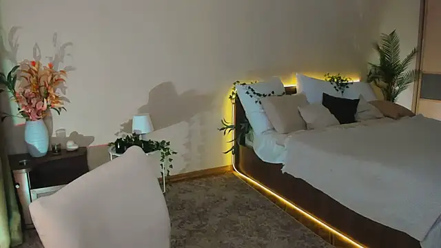 Snapshot of YourLovellyStory chatting on 10.22.25 YourLovellyStory online show from 10.22.25