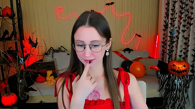 Snapshot of YourLovellyStory chatting on 10.23.25 YourLovellyStory online show from 10.23.25