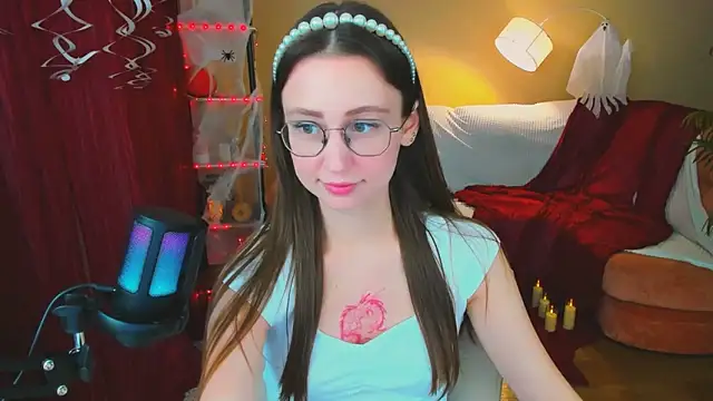 Snapshot of YourLovellyStory chatting on 10.24.25 YourLovellyStory online show from 10.24.25