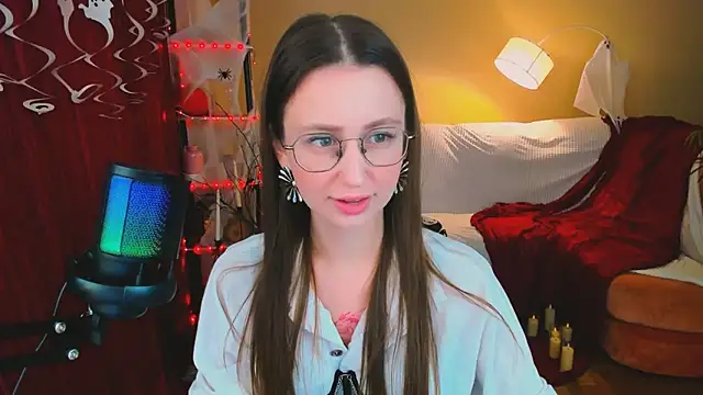 Snapshot of YourLovellyStory chatting on 10.27.25 YourLovellyStory online show from 10.27.25