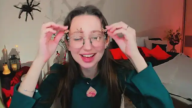 Snapshot of YourLovellyStory chatting on 10.31.25 YourLovellyStory online show from 10.31.25