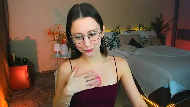 Snapshot of YourLovellyStory chatting on 11.20.25 YourLovellyStory online show from 11.20.25