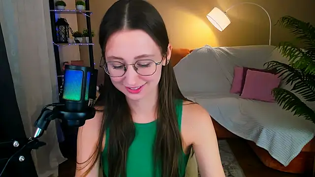 Snapshot of YourLovellyStory chatting on 12.01.25 YourLovellyStory online show from 12.01.25