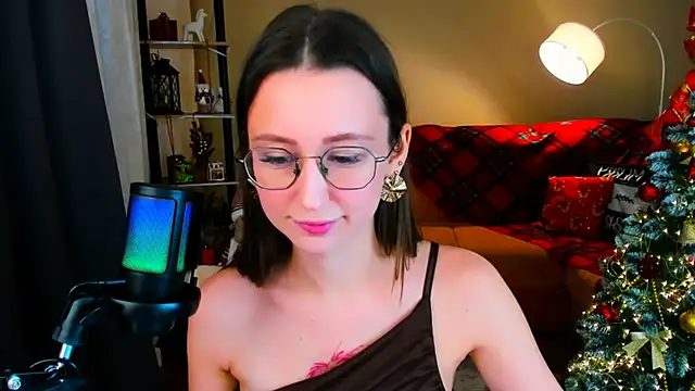 Snapshot of YourLovellyStory chatting on 12.15.25 YourLovellyStory online show from 12.15.25