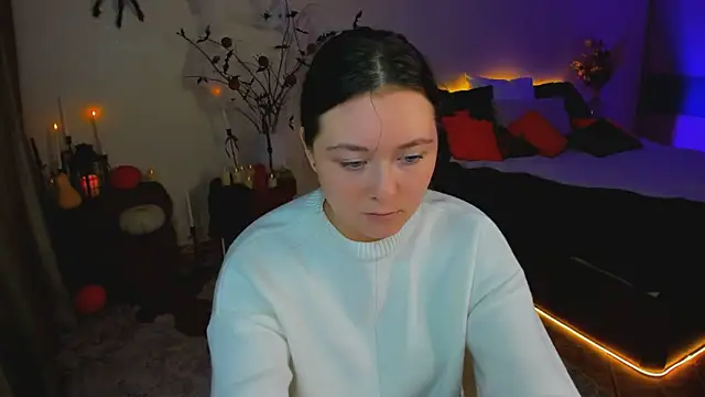 AlluringLookk online show from 10.28.25