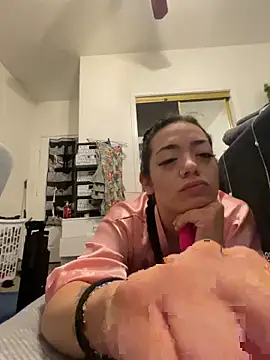 Snapshot of racoonbaby chatting on 09.16.25 racoonbaby online show from 09.16.25