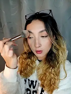 LauMiller online show from 11.21.25