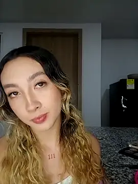 LauMiller online show from 12.16.25