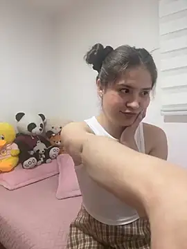 Emilyybennet  online show from 09.11.25