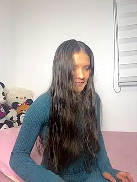 Emilyybennet  online show from 09.30.25