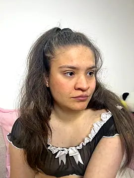 Emilyybennet  online show from 11.15.25