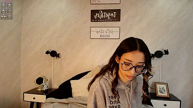 Emilia Bons online show from 02.24.26