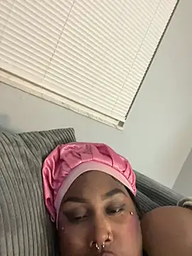 Cocomamii1 online show from 01.18.26