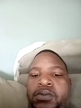 Snapshot of Thabo1004 chatting on 11.04.25 Thabo1004 online show from 11.04.25