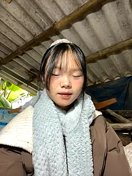 Snapshot of AdamLazis chatting on 11.21.25 AdamLazis online show from 11.21.25