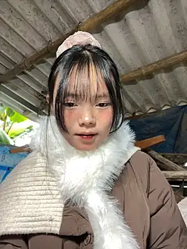 Snapshot of AdamLazis chatting on 11.22.25 AdamLazis online show from 11.22.25