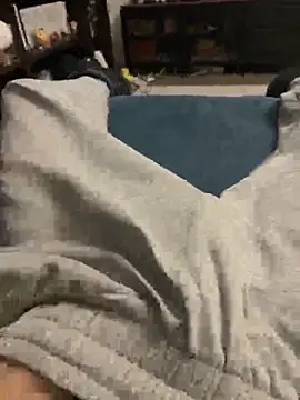 Snapshot of Frankieyyy1 chatting on 02.13.26 Frankieyyy1 online show from 02.13.26