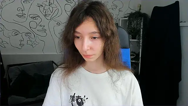 Snapshot of EmmanuellBrown chatting on 11.05.25 EmmanuellBrown online show from 11.05.25