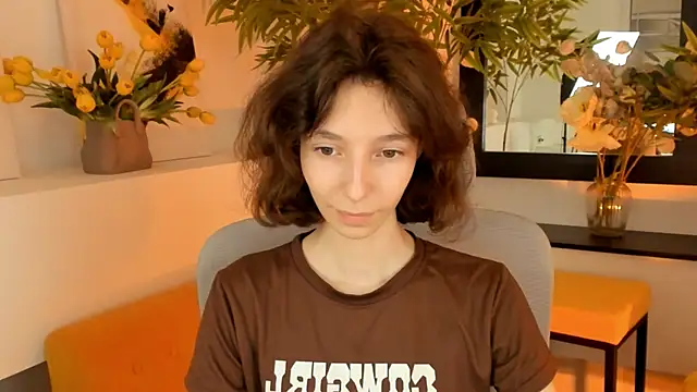 Snapshot of EmmanuellBrown chatting on 11.14.25 EmmanuellBrown online show from 11.14.25