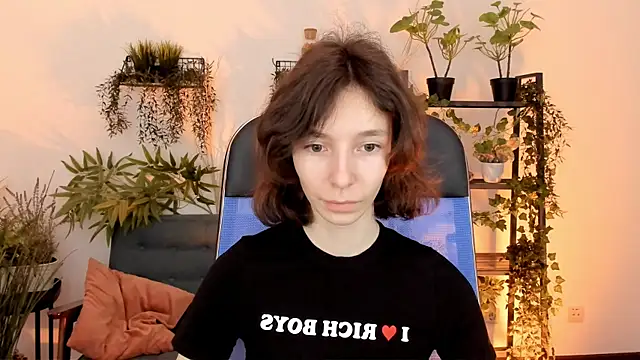 Snapshot of EmmanuellBrown chatting on 11.30.25 EmmanuellBrown online show from 11.30.25