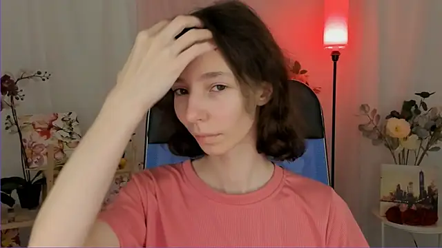 Snapshot of EmmanuellBrown chatting on 12.14.25 EmmanuellBrown online show from 12.14.25