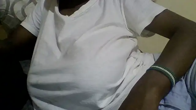 Snapshot of sexyonettt chatting on 09.27.25 sexyonettt online show from 09.27.25