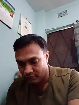 Snapshot of mdshovohossen chatting on 12.18.25 mdshovohossen online show from 12.18.25