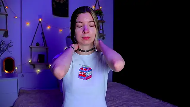 EmmieBlade online show from 10.18.25