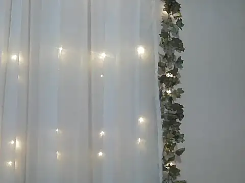 angelainparis28 online show from 11.21.25