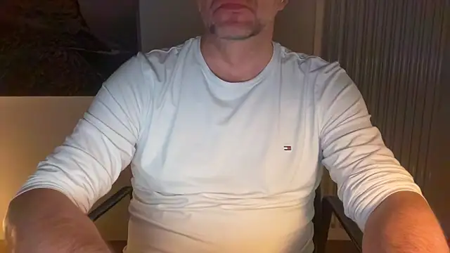 Snapshot of german9inch chatting on 09.28.25 german9inch online show from 09.28.25