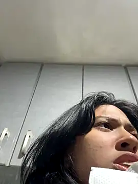 Snapshot of lynn9000 chatting on 10.04.25 lynn9000 online show from 10.04.25