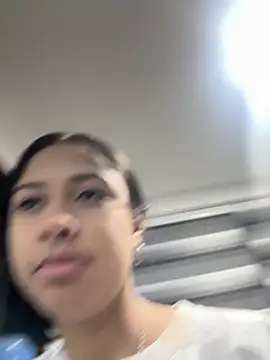 Snapshot of lynn9000 chatting on 11.18.25 lynn9000 online show from 11.18.25