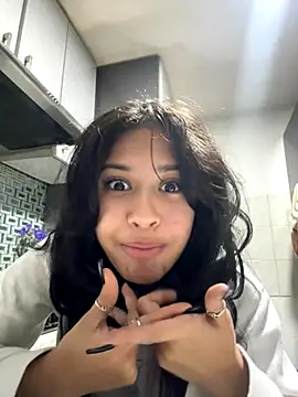 Snapshot of lynn9000 chatting on 11.21.25 lynn9000 online show from 11.21.25