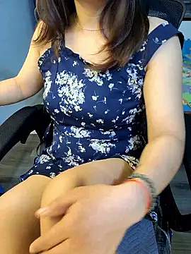 Snapshot of Bee_sweet chatting on 04.16.26 Bee sweet online show from 04.16.26