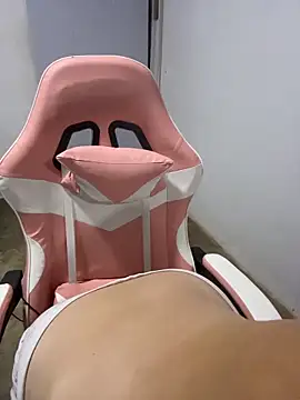 Snapshot of Rouse-Antonella chatting on 10.28.25 Rouse-Antonella online show from 10.28.25