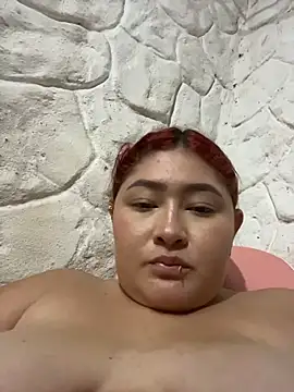 Snapshot of Rouse-Antonella chatting on 12.04.25 Rouse-Antonella online show from 12.04.25