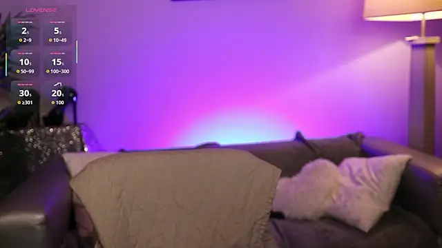 NovaHollisx online show from 11.24.25