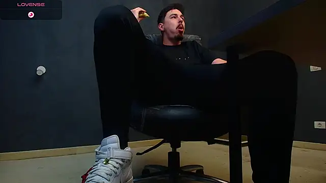 EnzoRace online show from 10.31.25